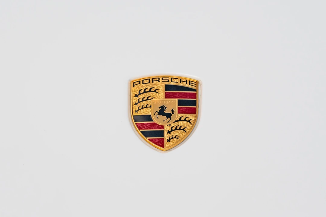 2016 Porsche 981 Cayman GT4 - Image 24 of 31