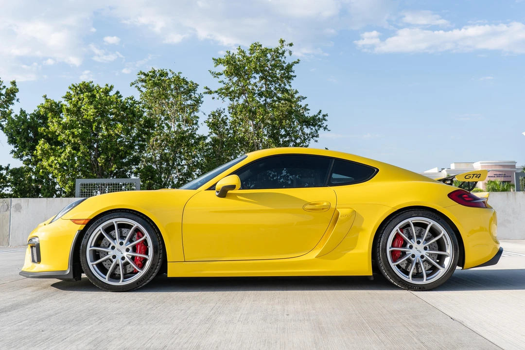 2016 Porsche 981 Cayman GT4 - Image 12 of 31