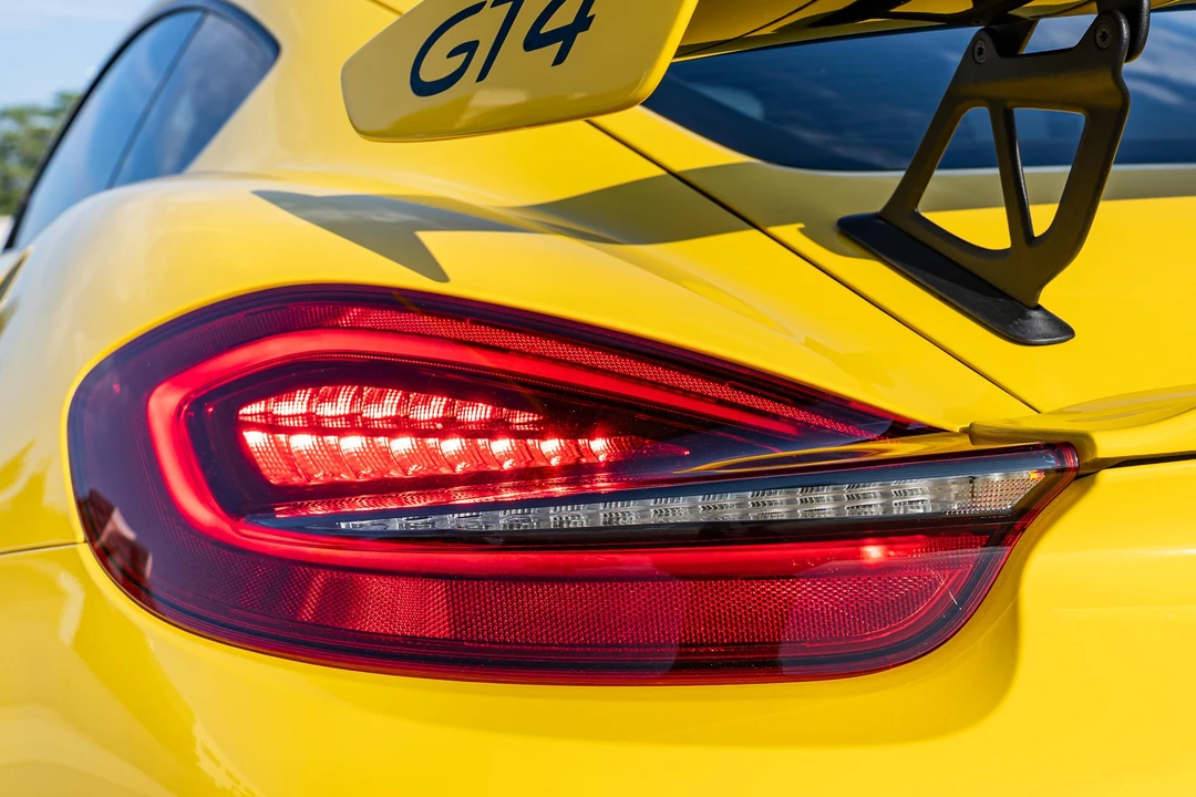 2016 Porsche 981 Cayman GT4 - Image 13 of 31