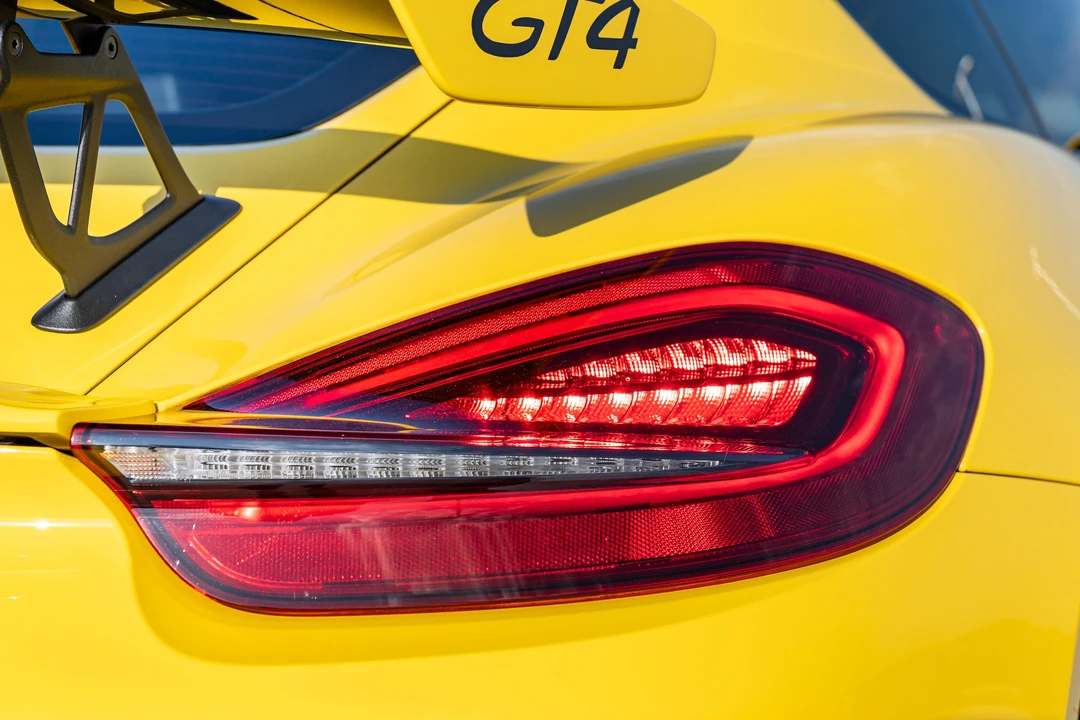 2016 Porsche 981 Cayman GT4 - Image 14 of 31