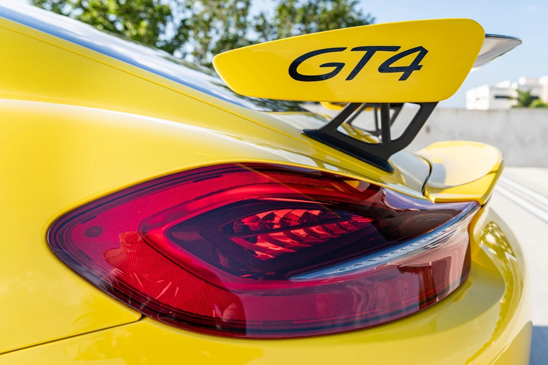 2016 Porsche 981 Cayman GT4 - Image 16 of 31