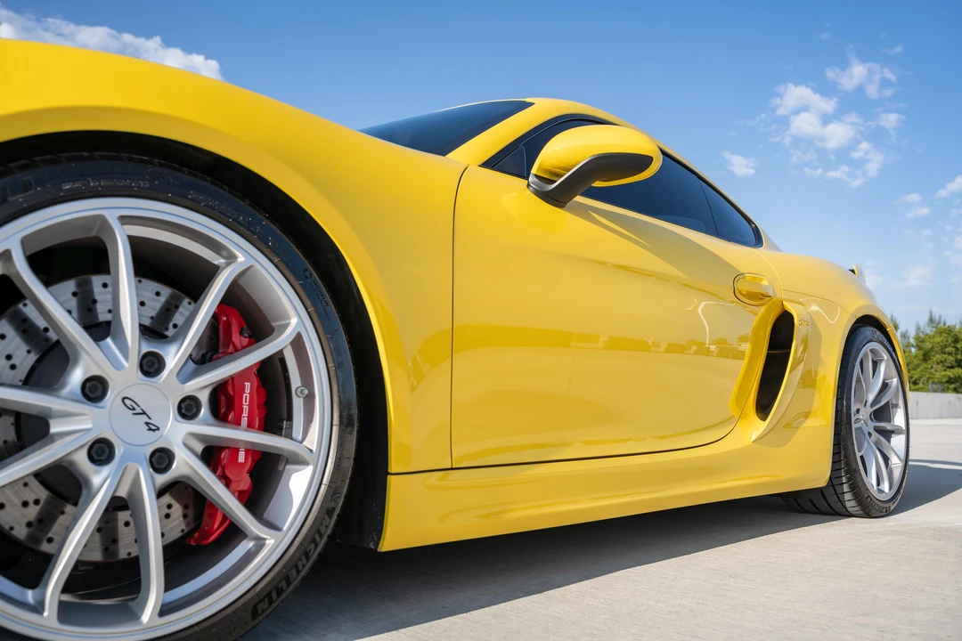 2016 Porsche 981 Cayman GT4 - Image 18 of 31