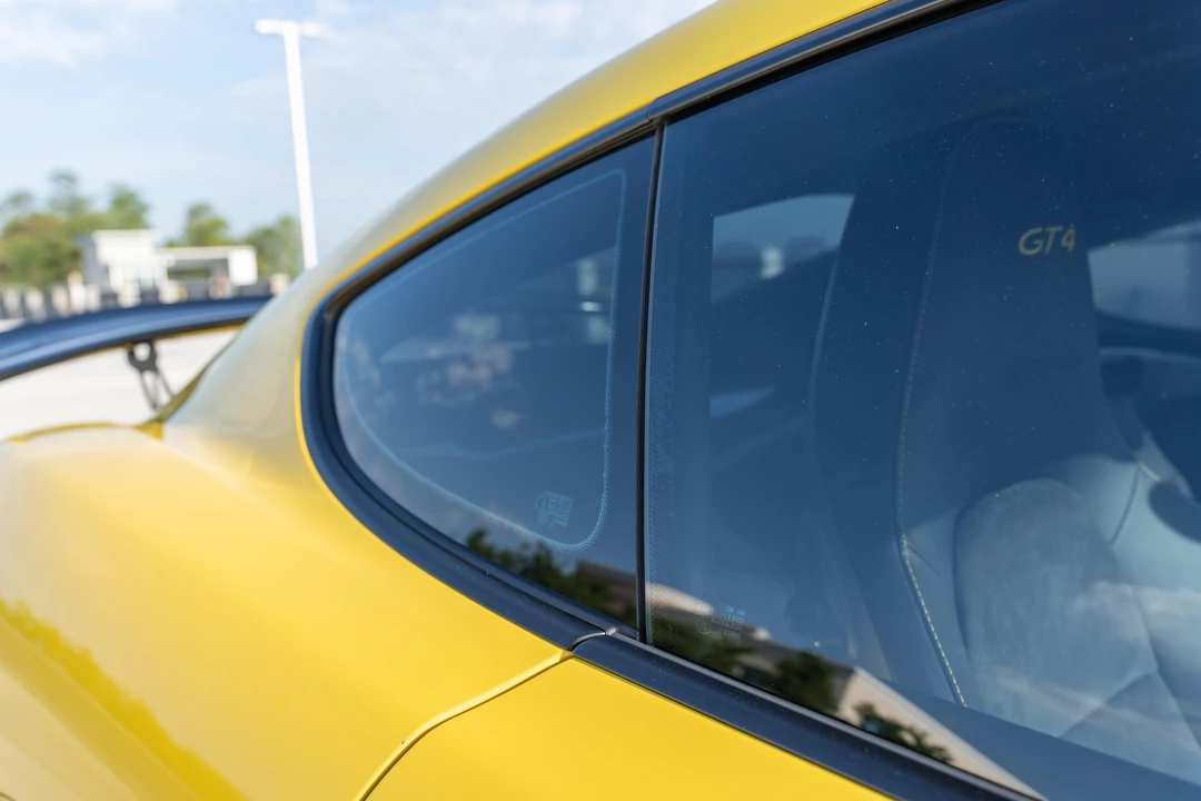 2016 Porsche 981 Cayman GT4 - Image 27 of 31