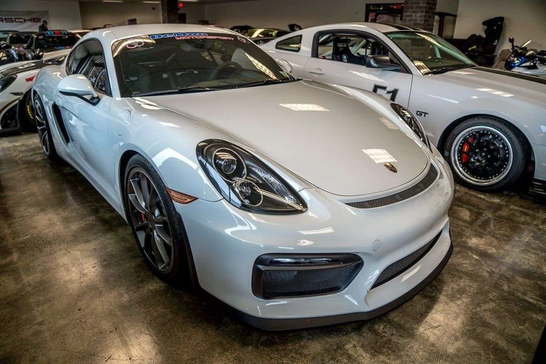 2016 Porsche 981 Cayman GT4 - Image 3 of 10
