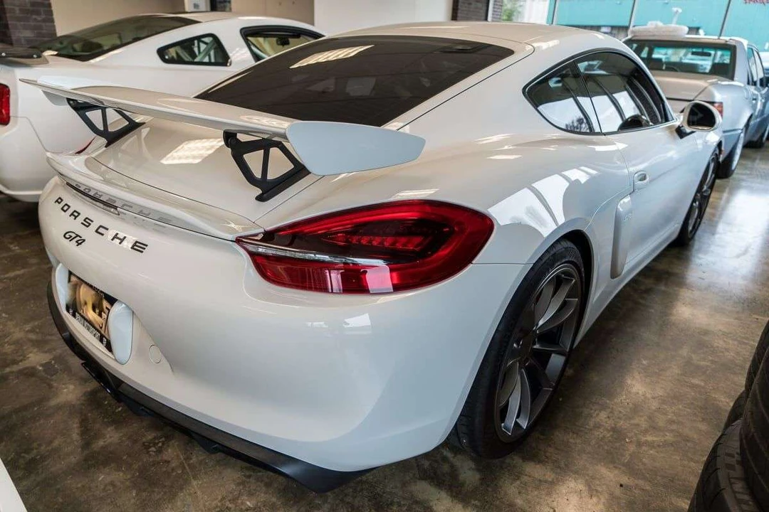 2016 Porsche 981 Cayman GT4 - Image 2 of 10