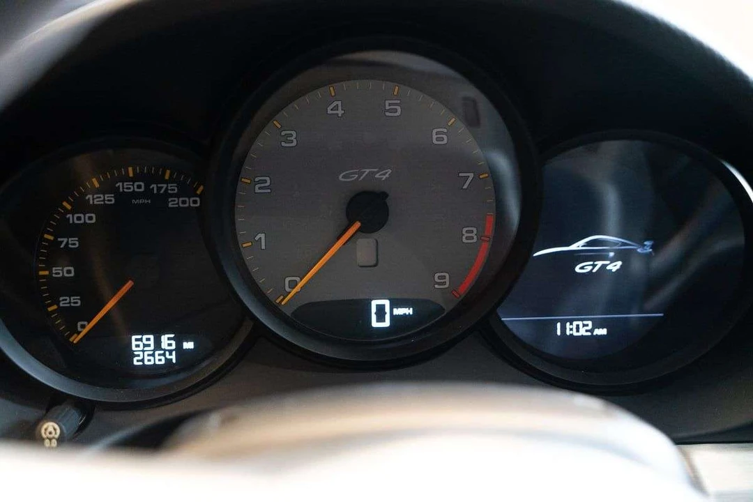 2016 Porsche 981 Cayman GT4 - Image 5 of 10