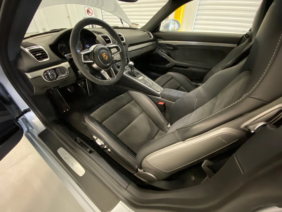 2016 Porsche 981 Cayman GT4 - Image 2 of 23