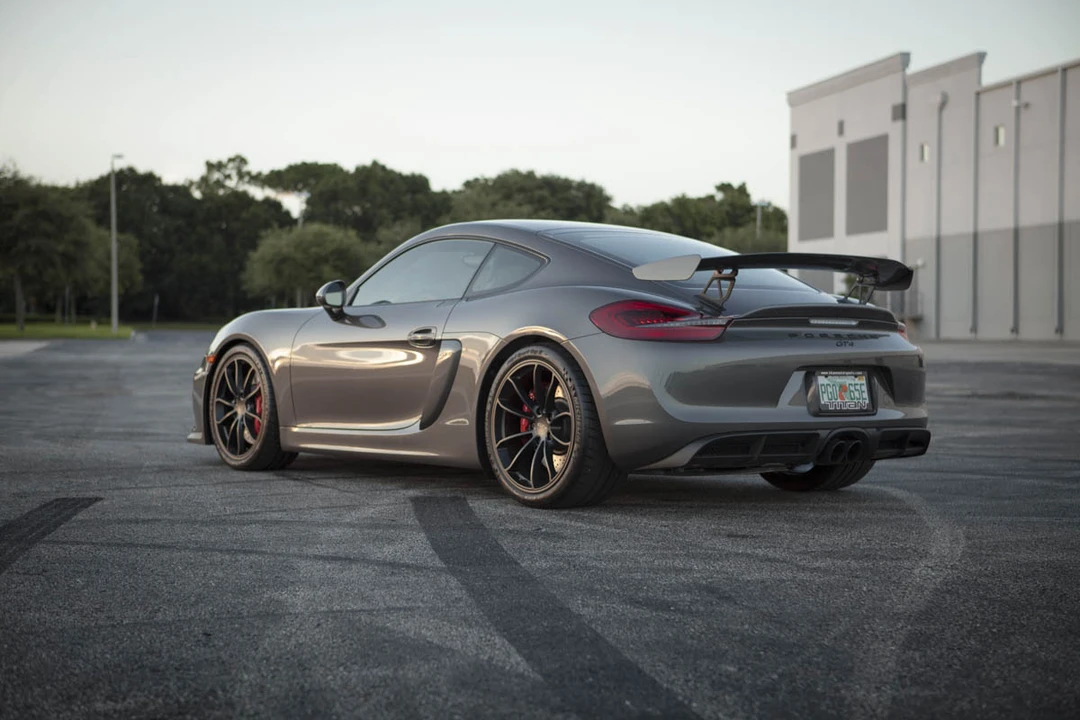2016 Porsche 981 Cayman GT4 - Image 2 of 17
