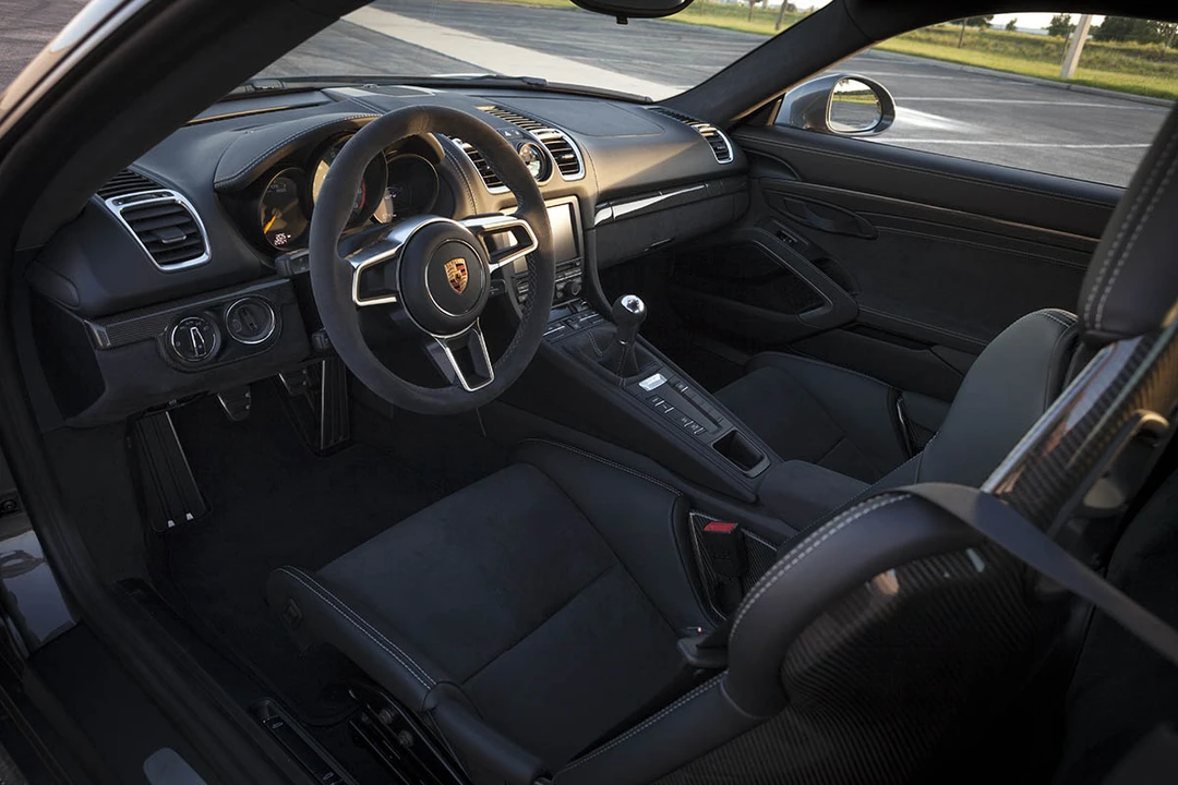 2016 Porsche 981 Cayman GT4 - Image 8 of 17