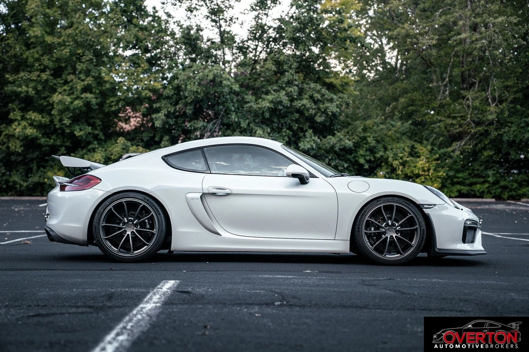 2016 Porsche 981 Cayman GT4 - Image 2 of 31