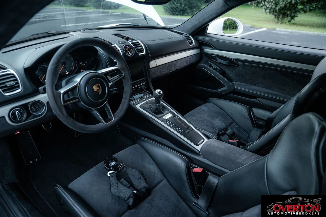 2016 Porsche 981 Cayman GT4 - Image 11 of 31