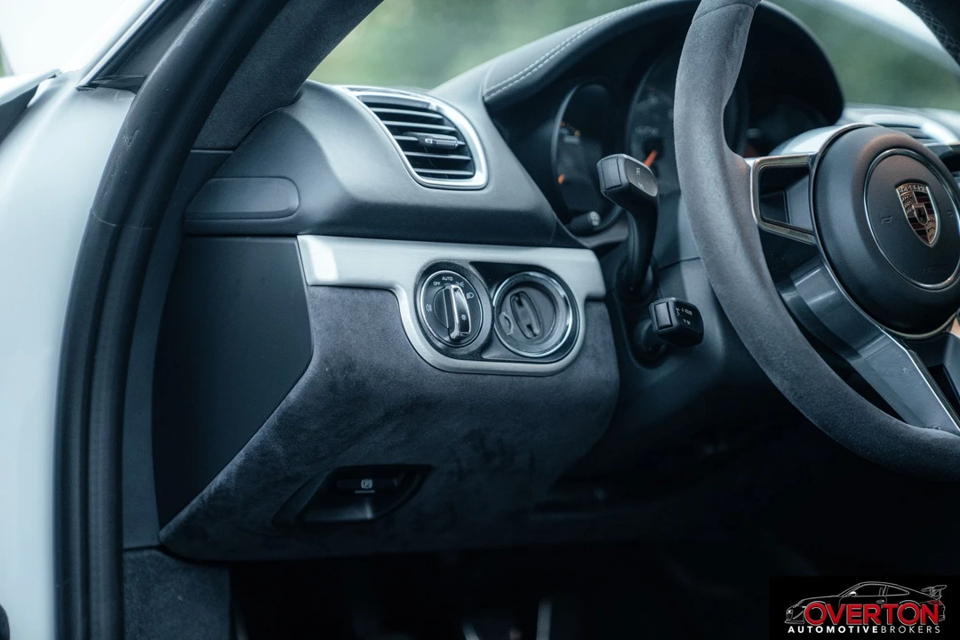 2016 Porsche 981 Cayman GT4 - Image 15 of 31
