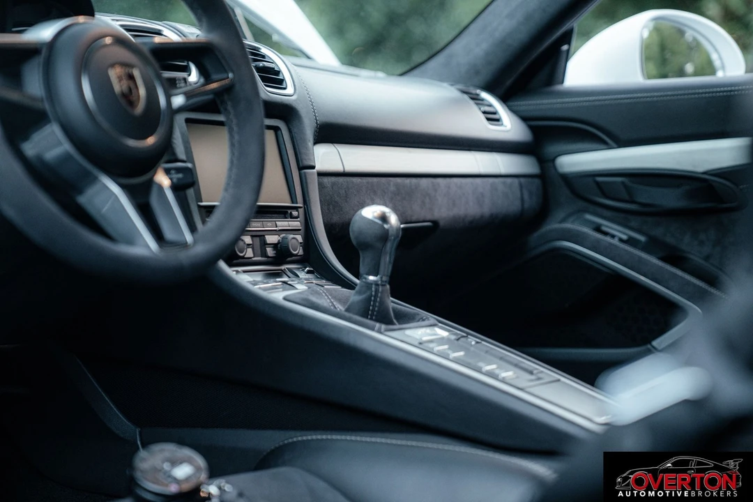 2016 Porsche 981 Cayman GT4 - Image 16 of 31