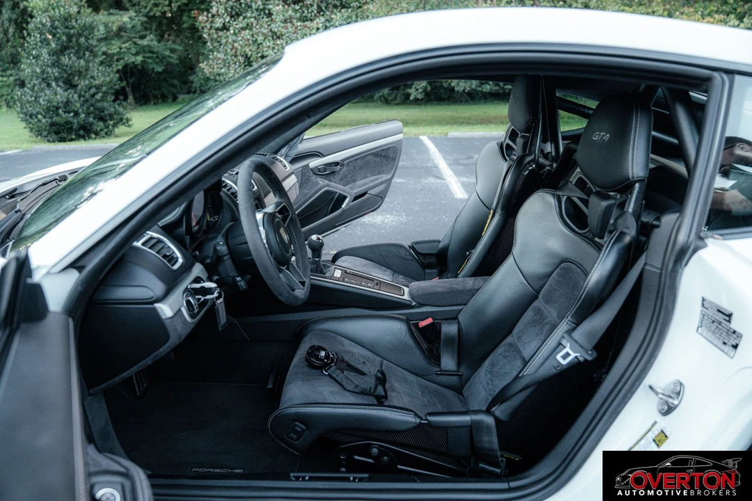 2016 Porsche 981 Cayman GT4 - Image 19 of 31