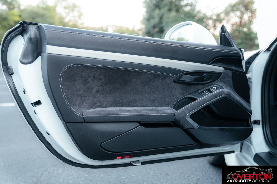 2016 Porsche 981 Cayman GT4 - Image 20 of 31