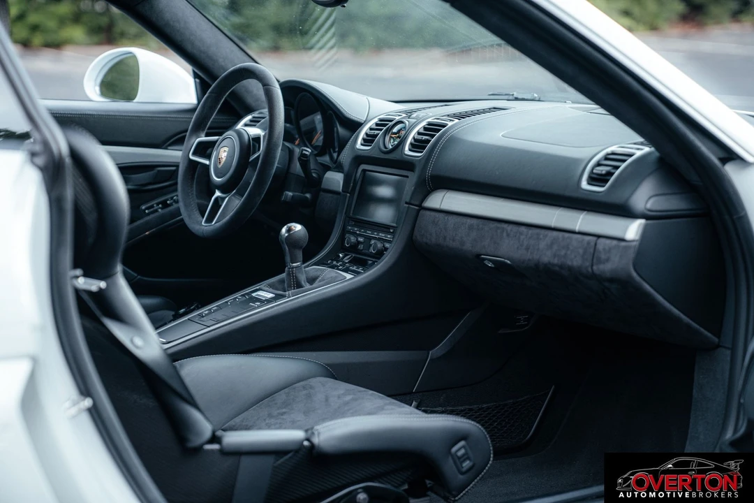 2016 Porsche 981 Cayman GT4 - Image 21 of 31