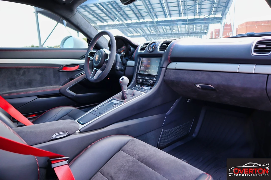 2016 Porsche 981 Cayman GT4 - Image 16 of 17
