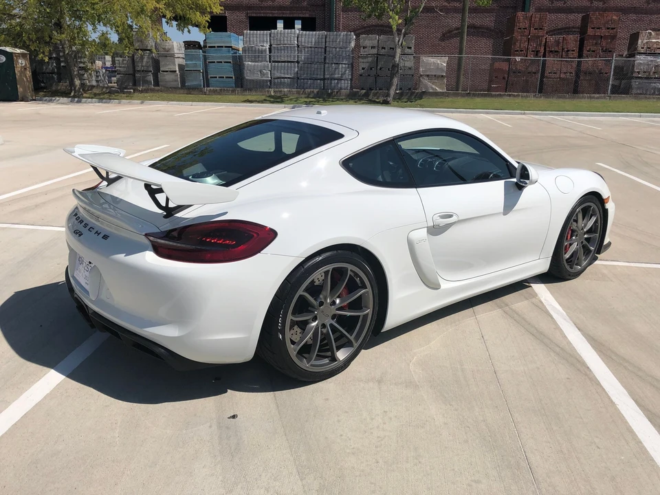 2016 Porsche 981 Cayman GT4 - Image 8 of 14