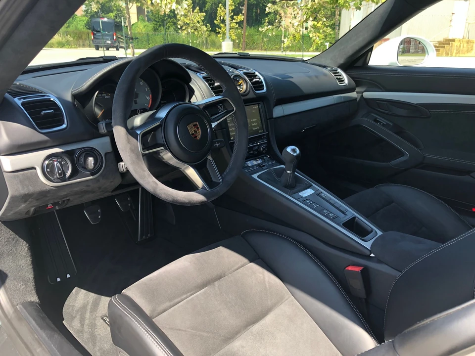 2016 Porsche 981 Cayman GT4 - Image 12 of 14
