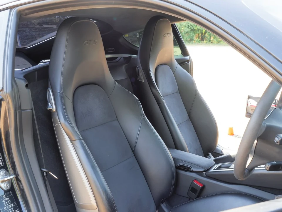 2016 Porsche 981 Cayman GTS - Image 7 of 31