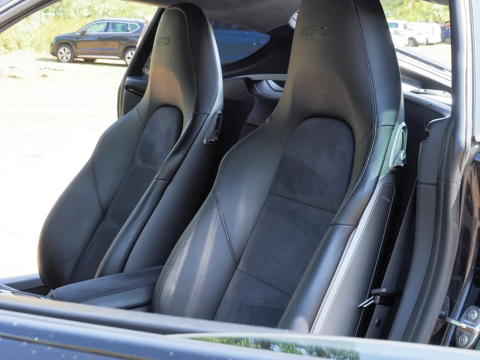 2016 Porsche 981 Cayman GTS - Image 9 of 31