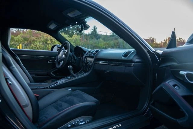 2016 Porsche 981 Cayman GTS - Image 13 of 17
