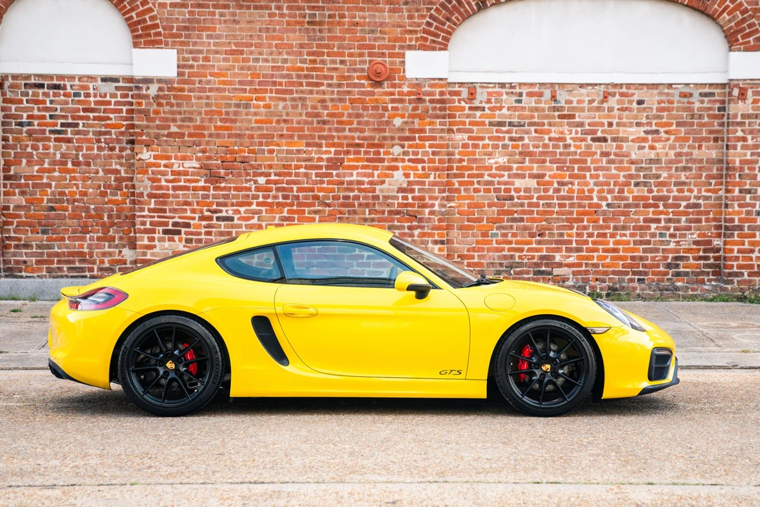 2016 Porsche 981 Cayman - Image 10 of 31