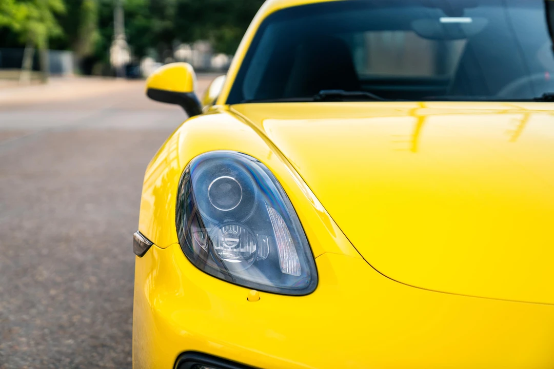 2016 Porsche 981 Cayman - Image 16 of 31