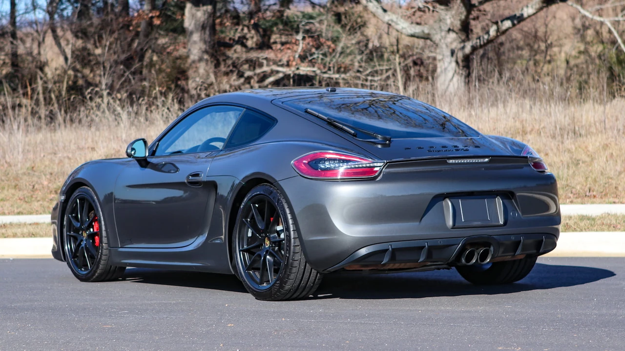 2016 Porsche 981 Cayman GTS - Image 2 of 31