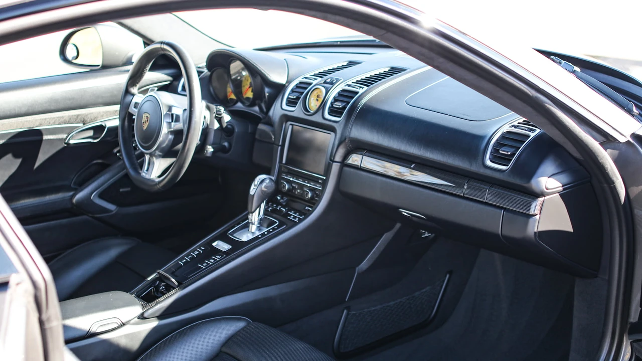 2016 Porsche 981 Cayman GTS - Image 6 of 31