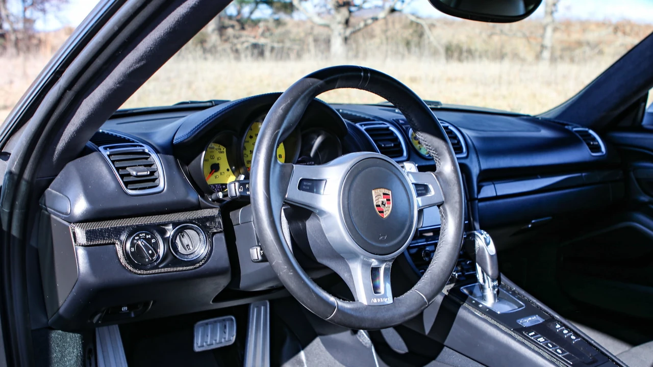 2016 Porsche 981 Cayman GTS - Image 7 of 31