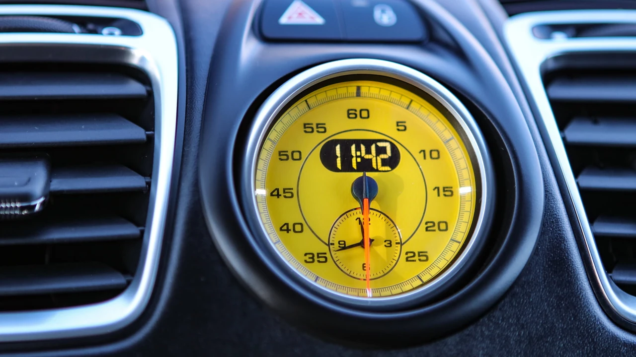 2016 Porsche 981 Cayman GTS - Image 11 of 31