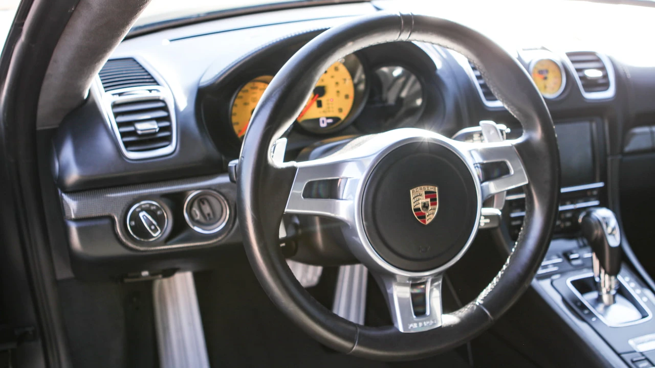 2016 Porsche 981 Cayman GTS - Image 13 of 31