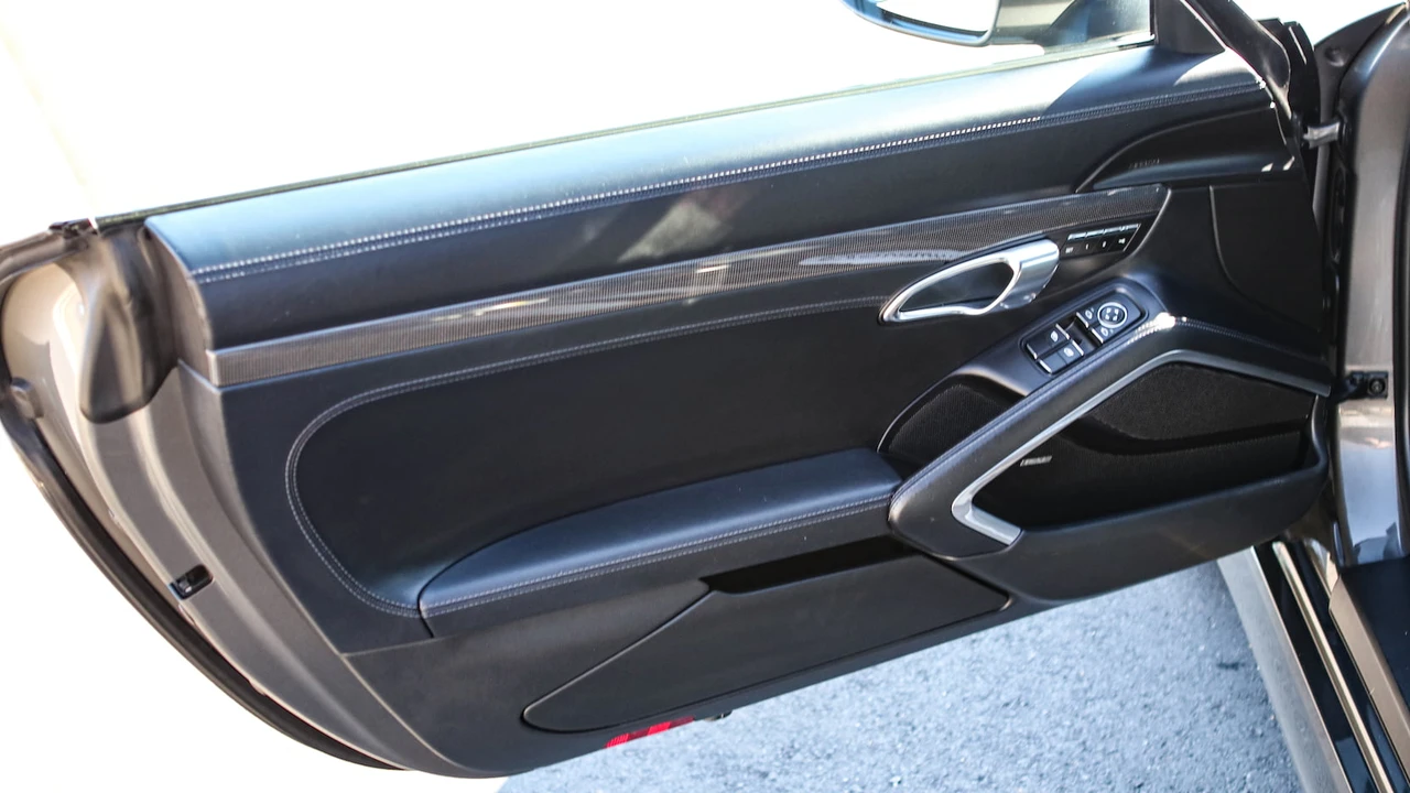 2016 Porsche 981 Cayman GTS - Image 17 of 31