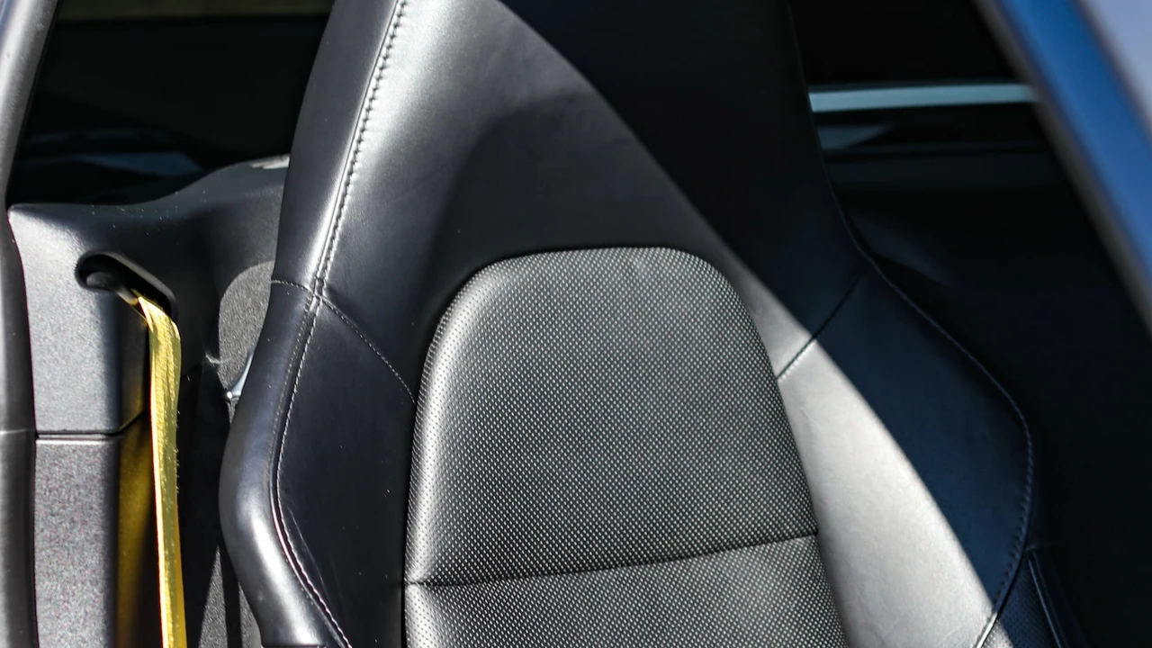 2016 Porsche 981 Cayman GTS - Image 24 of 31