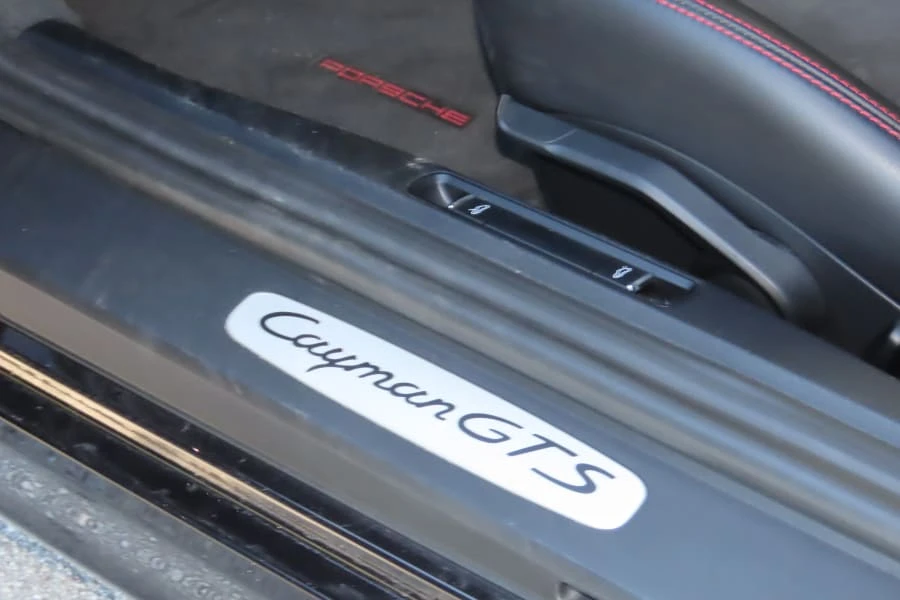2016 Porsche 981 Cayman GTS - Image 9 of 16