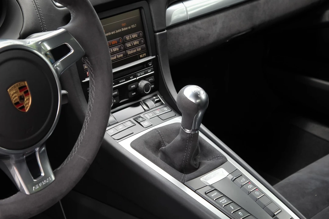 2016 Porsche 981 Cayman - Image 8 of 13