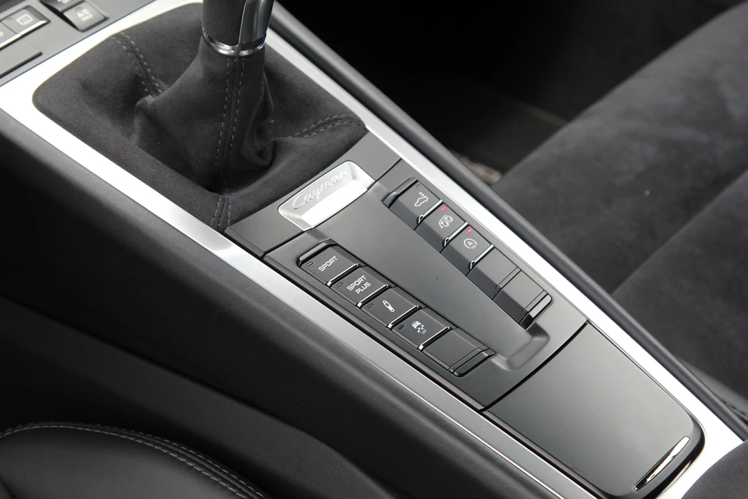 2016 Porsche 981 Cayman - Image 9 of 13