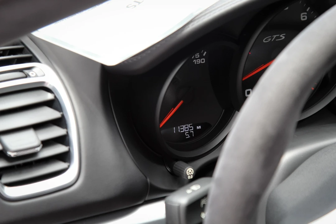 2016 Porsche 981 Cayman - Image 10 of 13