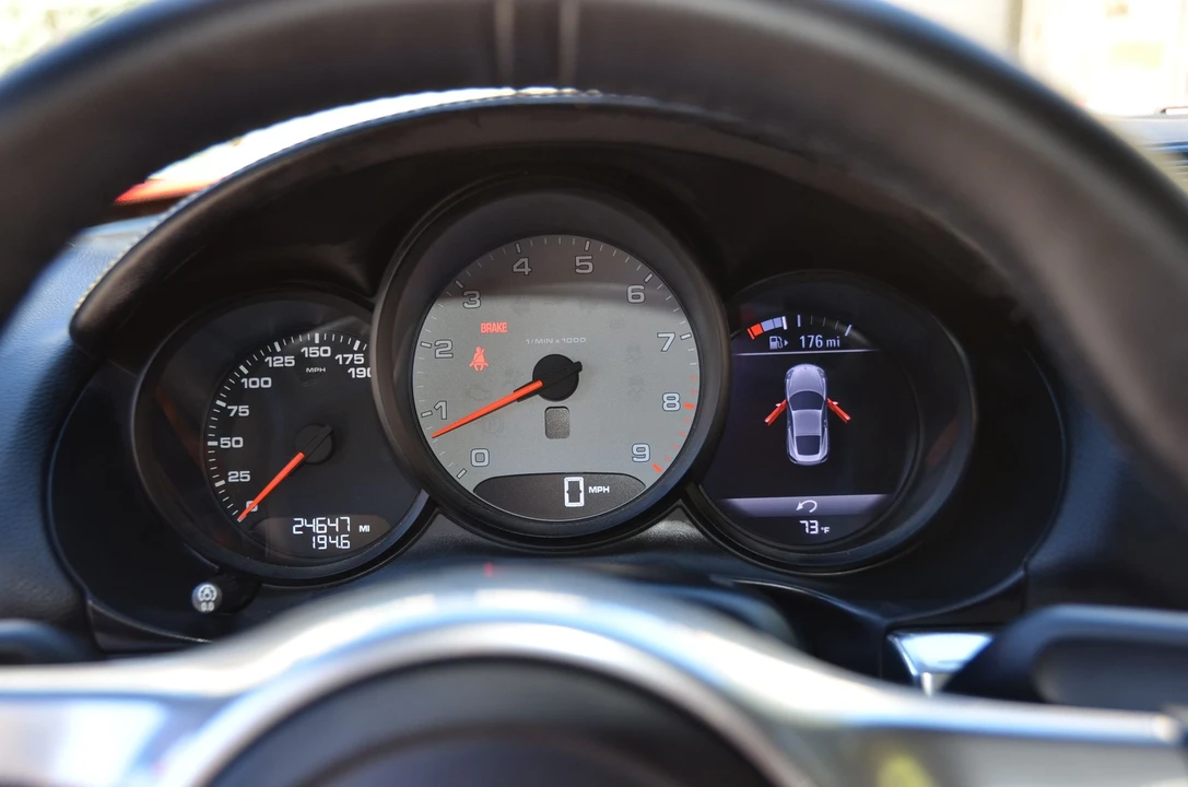2016 Porsche 981 Cayman S - Image 6 of 10