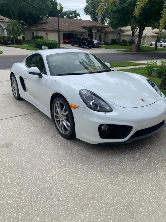 2016 Porsche 981 Cayman - Image 2 of 10