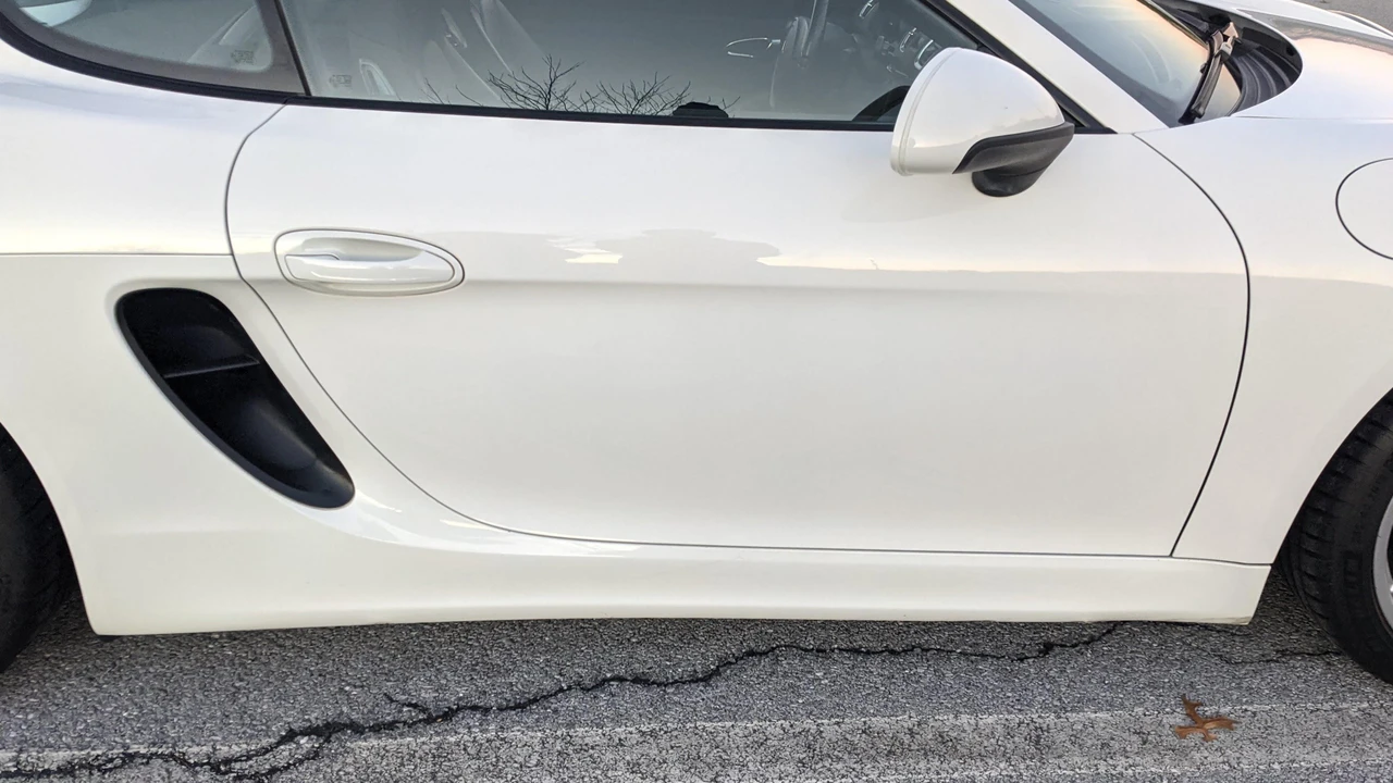2016 Porsche 981 Cayman - Image 17 of 25