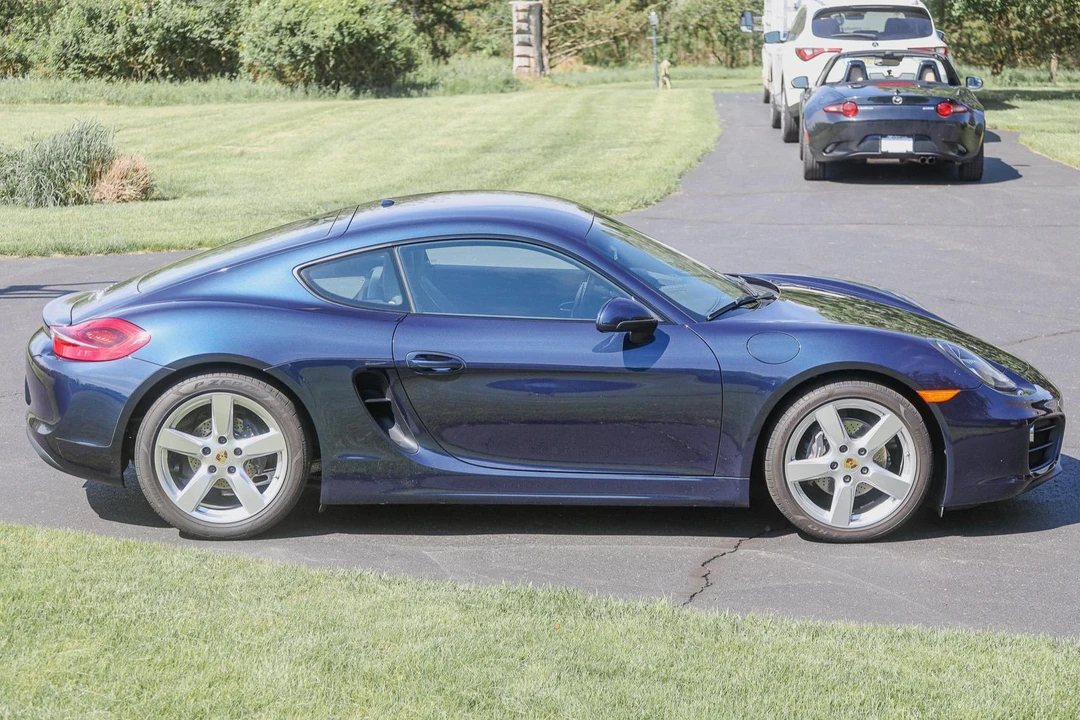 2016 Porsche 981 Cayman - Image 3 of 31