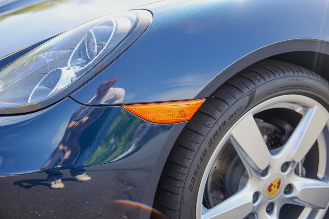 2016 Porsche 981 Cayman - Image 26 of 31