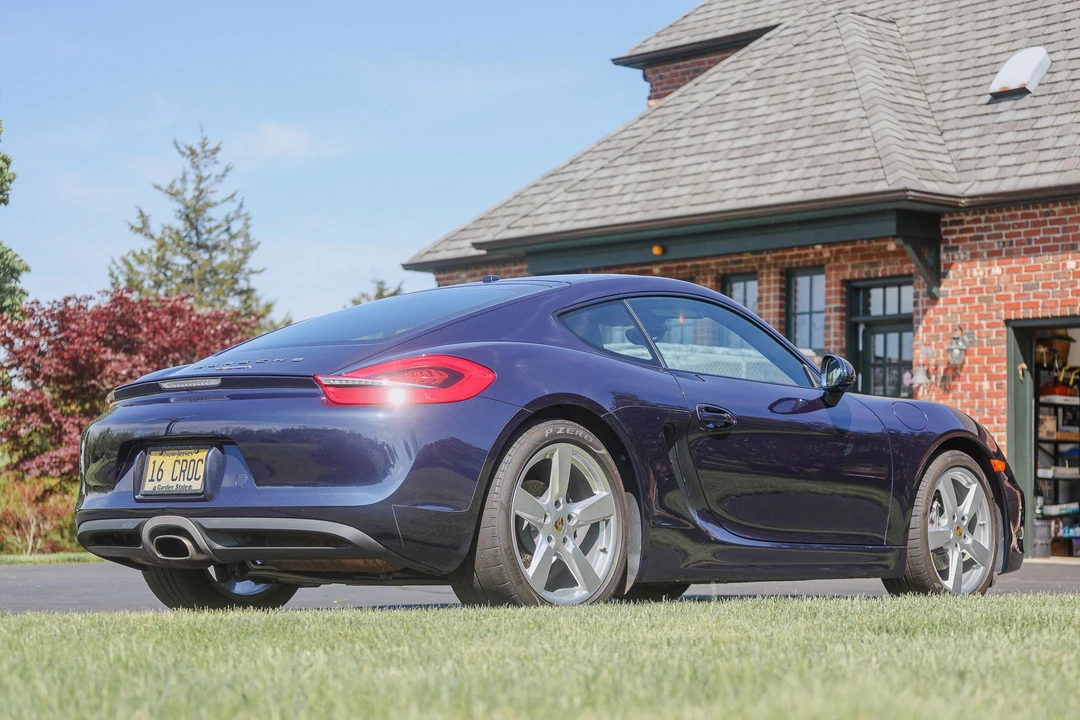 2016 Porsche 981 Cayman - Image 11 of 31