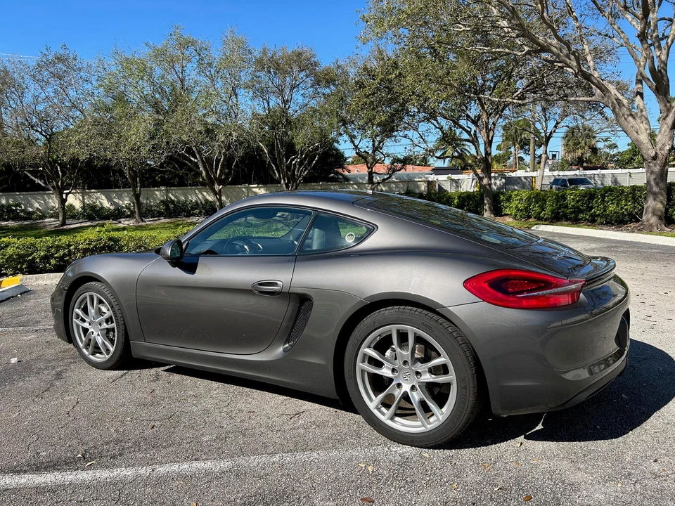 2016 Porsche 981 Cayman - Image 11 of 31
