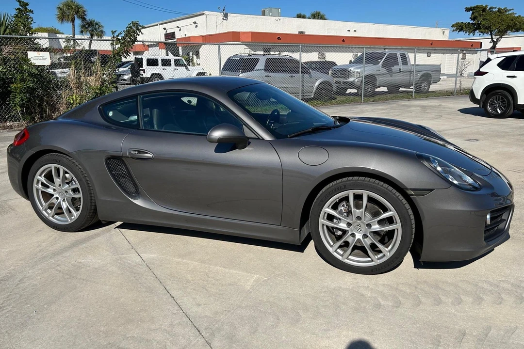 2016 Porsche 981 Cayman - Image 3 of 31