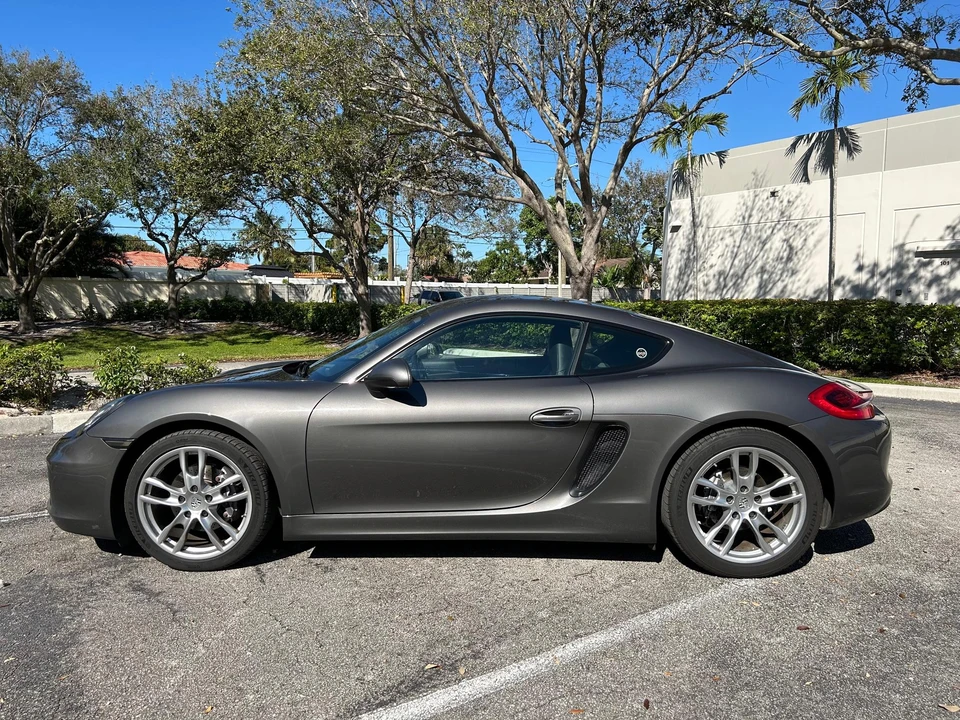 2016 Porsche 981 Cayman - Image 9 of 31