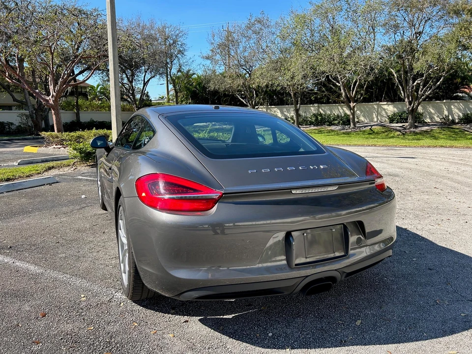 2016 Porsche 981 Cayman - Image 16 of 31