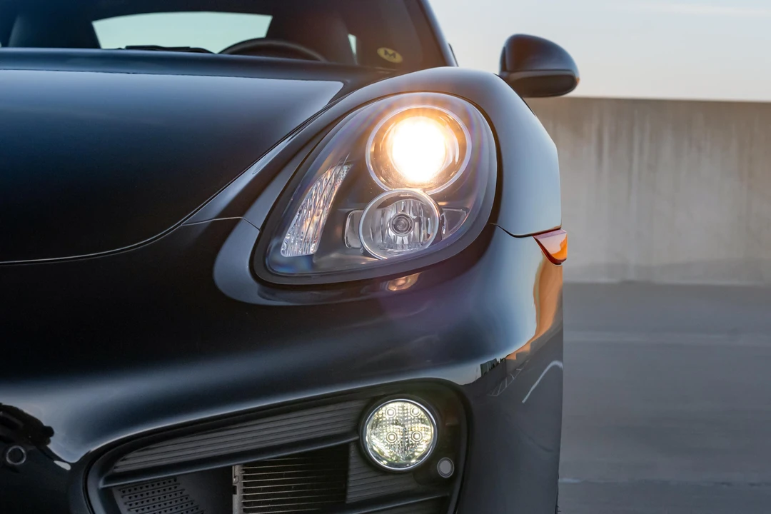 2016 Porsche 981 Cayman - Image 13 of 31
